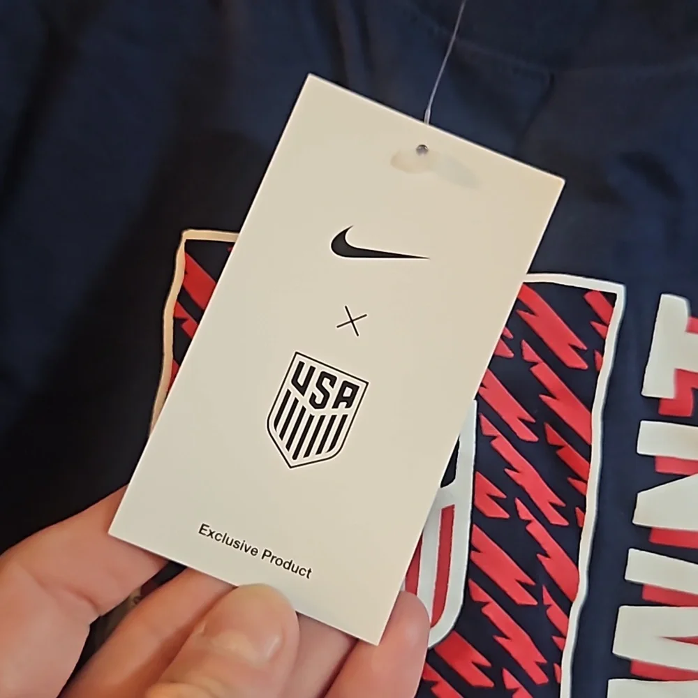 Nike Youth USWNT 2023 Logo Navy T-Shirt: NEW WITH TAGS: SIZE S